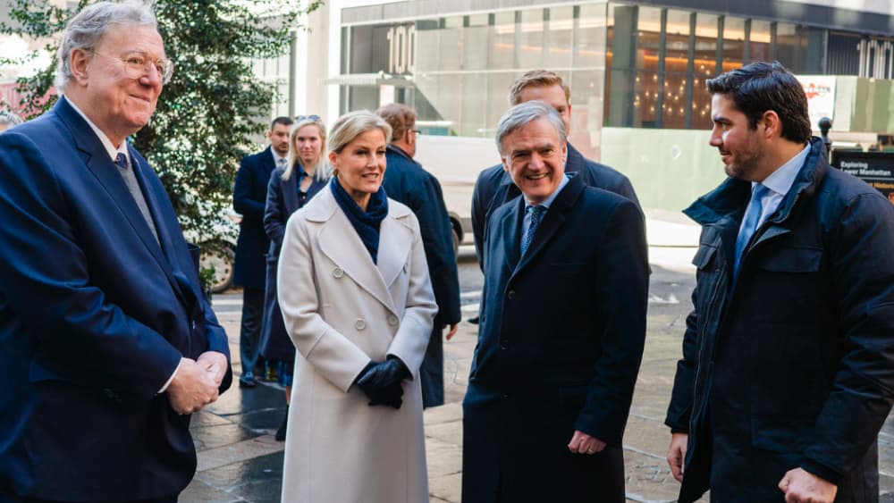 Princess Sophie and guests walking through Hanover Square